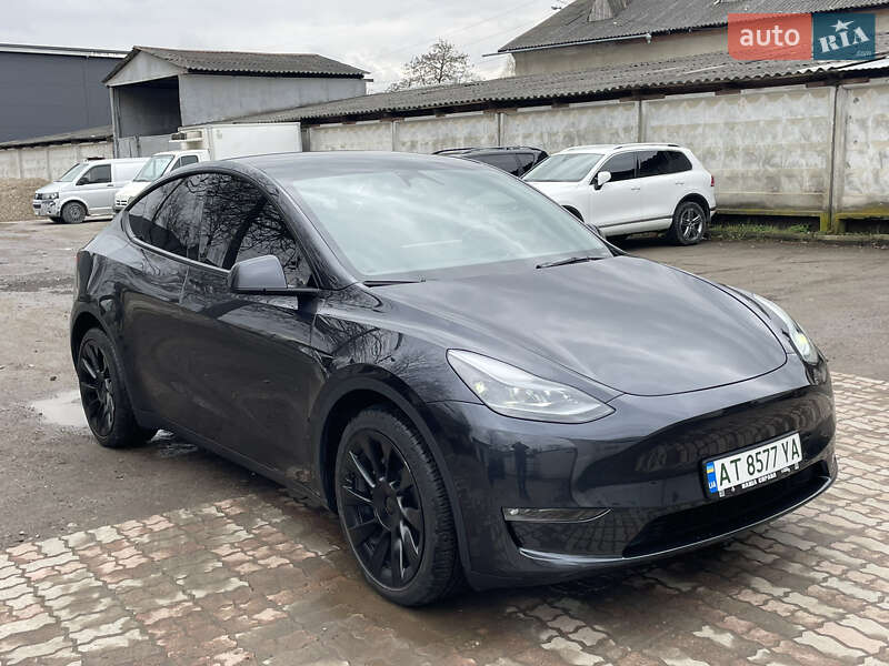 Позашляховик / Кросовер Tesla Model Y 2024 в Івано-Франківську