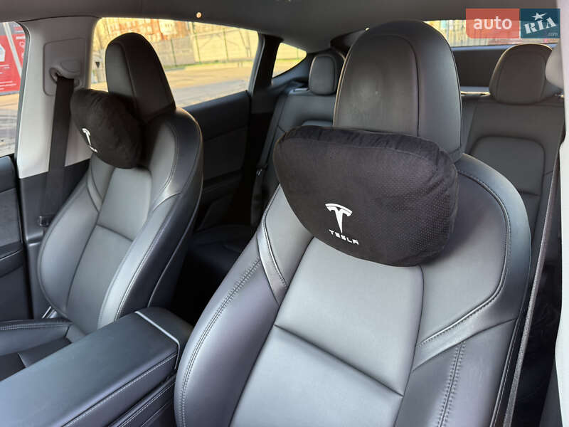 Внедорожник / Кроссовер Tesla Model Y 2022 в Киеве