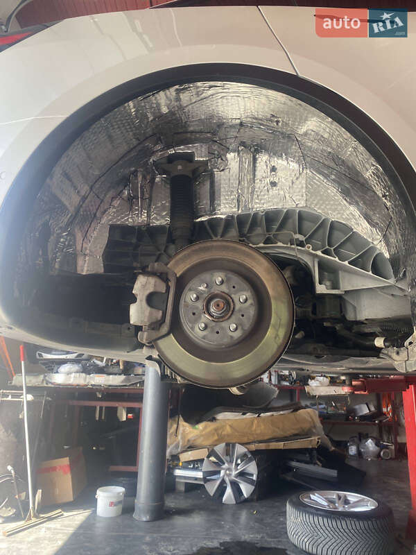 Внедорожник / Кроссовер Tesla Model Y 2022 в Киеве