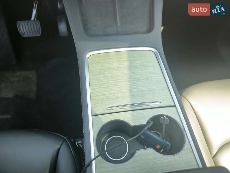 Позашляховик / Кросовер Tesla Model Y 2023 в Києві