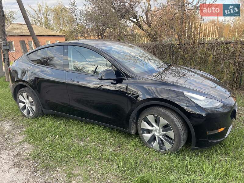 Внедорожник / Кроссовер Tesla Model Y 2021 в 