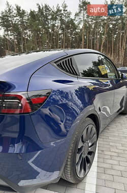 Внедорожник / Кроссовер Tesla Model Y 2023 в 