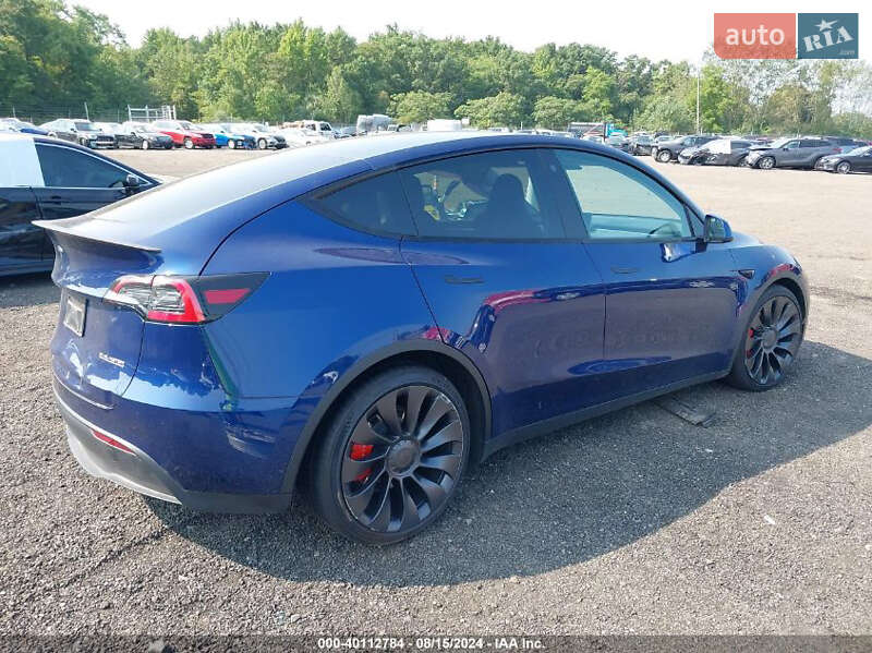 Внедорожник / Кроссовер Tesla Model Y 2023 в Киеве