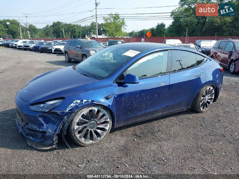 Внедорожник / Кроссовер Tesla Model Y 2023 в Киеве