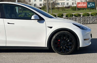 Внедорожник / Кроссовер Tesla Model Y 2021 в 