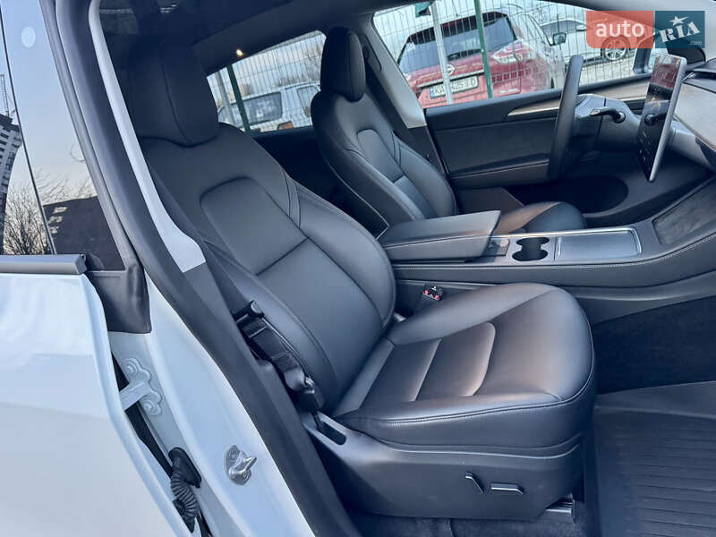 Позашляховик / Кросовер Tesla Model Y 2022 в Києві
