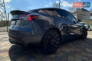 Внедорожник / Кроссовер Tesla Model Y 2021 в 