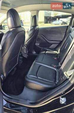 Позашляховик / Кросовер Tesla Model Y 2021 в 