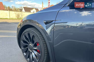 Позашляховик / Кросовер Tesla Model Y 2024 в 