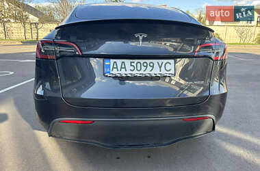 Позашляховик / Кросовер Tesla Model Y 2024 в 