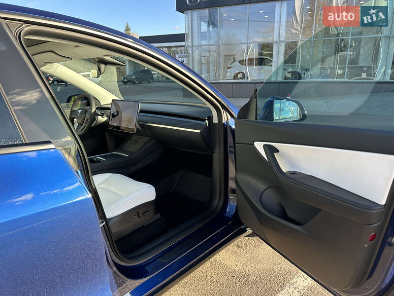 Внедорожник / Кроссовер Tesla Model Y 2021 в Житомире