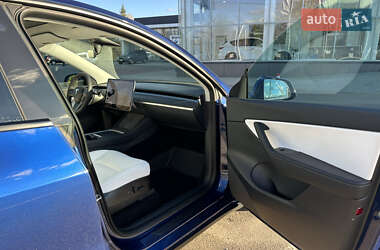 Внедорожник / Кроссовер Tesla Model Y 2021 в 