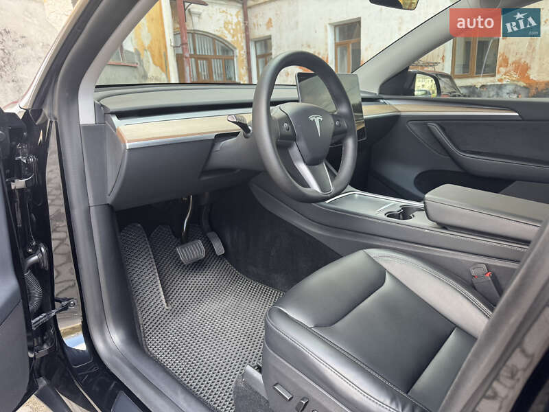 Внедорожник / Кроссовер Tesla Model Y 2022 в Дубно