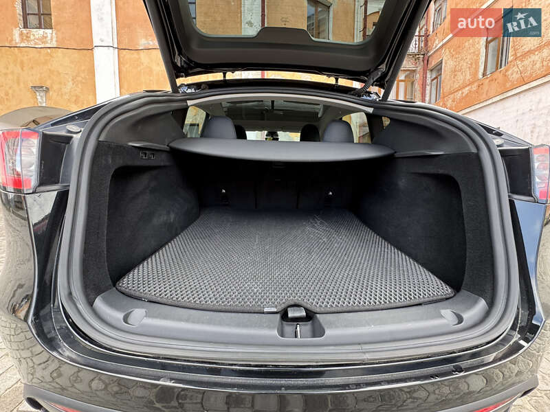 Внедорожник / Кроссовер Tesla Model Y 2022 в Дубно