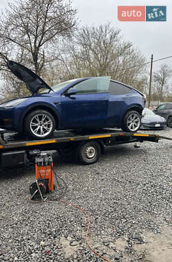 Внедорожник / Кроссовер Tesla Model Y 2024 в 