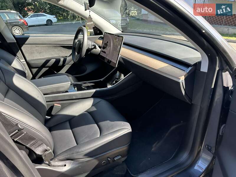 Внедорожник / Кроссовер Tesla Model Y 2020 в Ровно