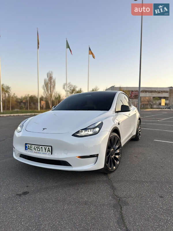Внедорожник / Кроссовер Tesla Model Y 2021 в 