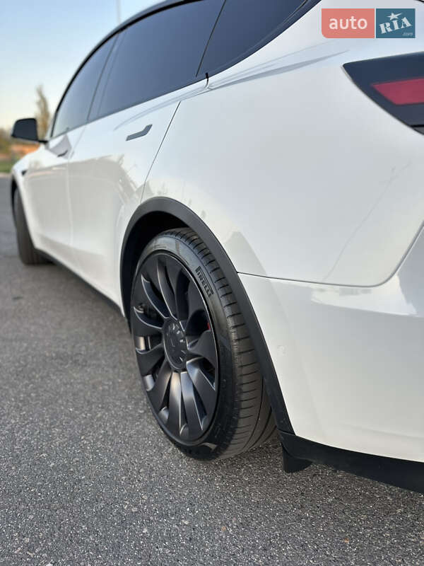 Внедорожник / Кроссовер Tesla Model Y 2021 в Кривом Роге