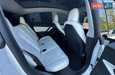 Внедорожник / Кроссовер Tesla Model Y 2021 в 