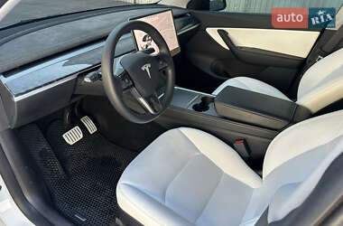 Внедорожник / Кроссовер Tesla Model Y 2021 в 