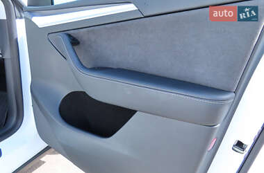 Внедорожник / Кроссовер Tesla Model Y 2022 в 