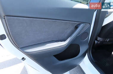 Внедорожник / Кроссовер Tesla Model Y 2022 в 