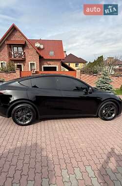 Внедорожник / Кроссовер Tesla Model Y 2024 в 
