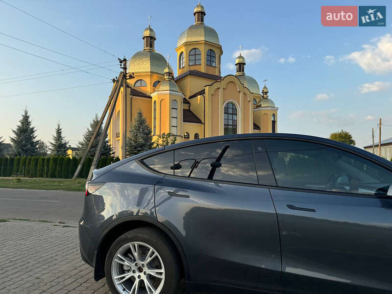 Внедорожник / Кроссовер Tesla Model Y 2023 в Львове