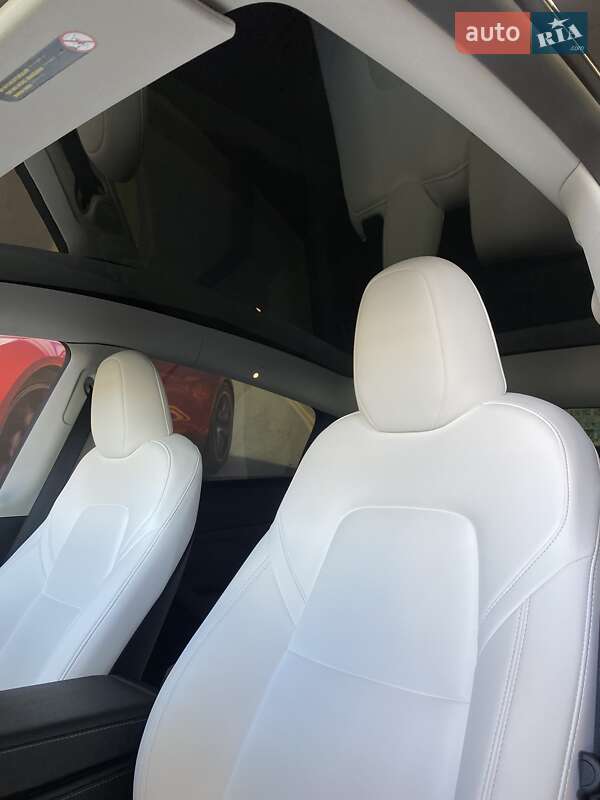 Позашляховик / Кросовер Tesla Model Y 2024 в Києві