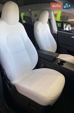 Внедорожник / Кроссовер Tesla Model Y 2024 в 