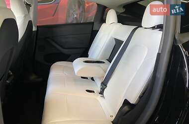 Внедорожник / Кроссовер Tesla Model Y 2024 в 