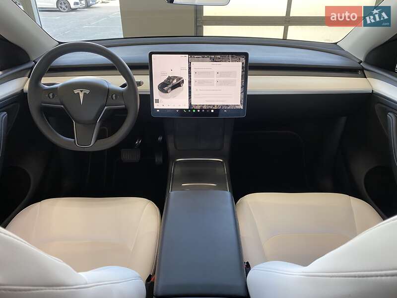 Позашляховик / Кросовер Tesla Model Y 2024 в Києві