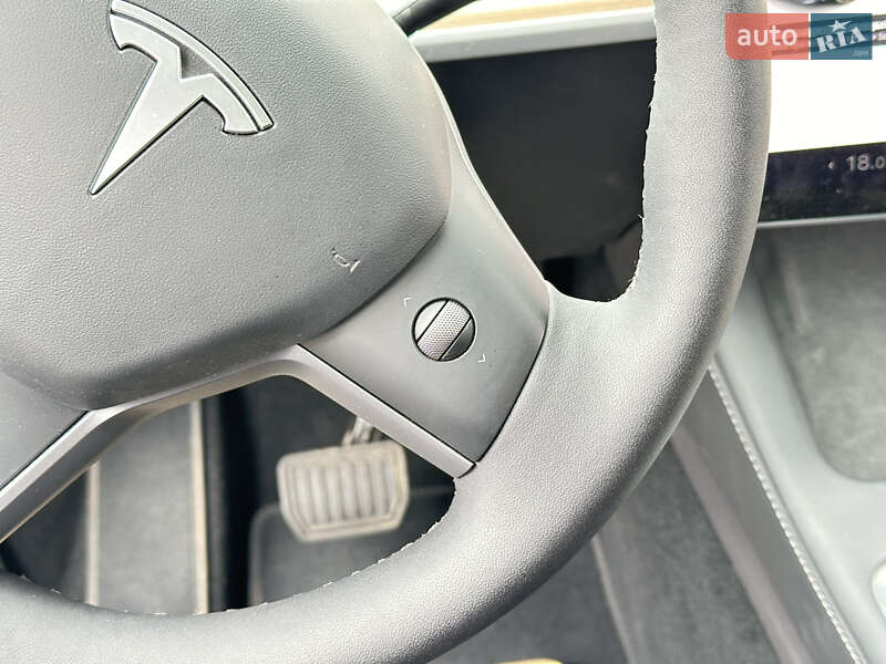 Внедорожник / Кроссовер Tesla Model Y 2024 в Харькове