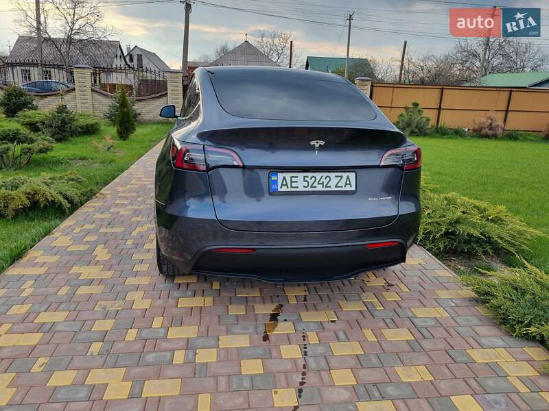 Внедорожник / Кроссовер Tesla Model Y 2023 в Новомосковске