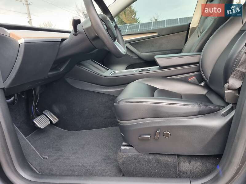 Внедорожник / Кроссовер Tesla Model Y 2023 в Новомосковске