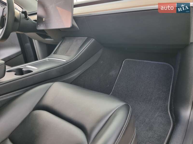 Внедорожник / Кроссовер Tesla Model Y 2023 в Новомосковске