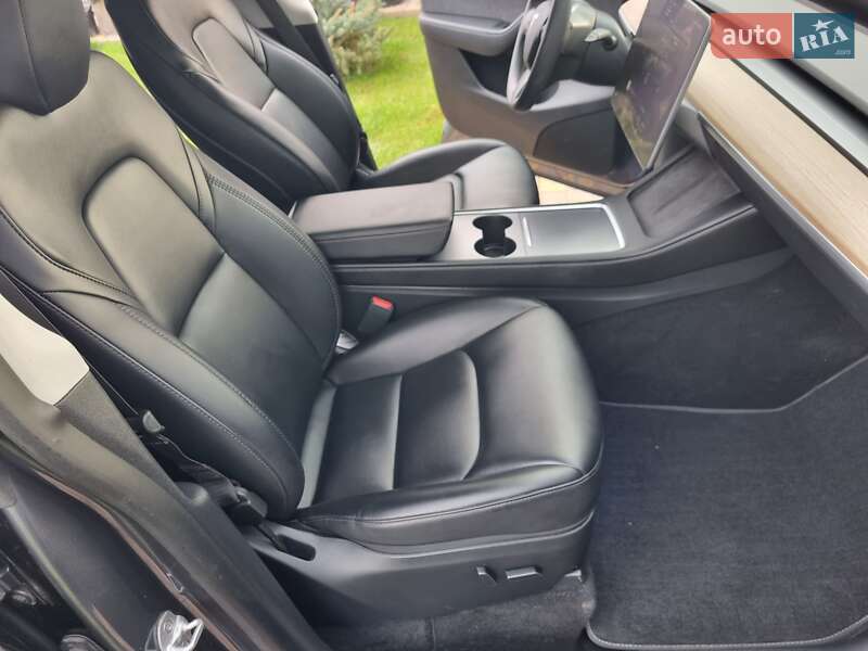 Внедорожник / Кроссовер Tesla Model Y 2023 в Новомосковске