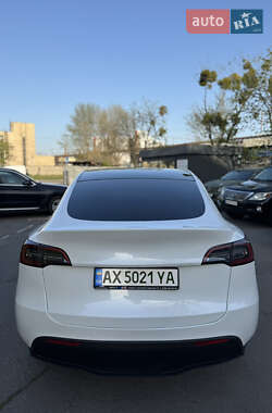 Внедорожник / Кроссовер Tesla Model Y 2021 в 