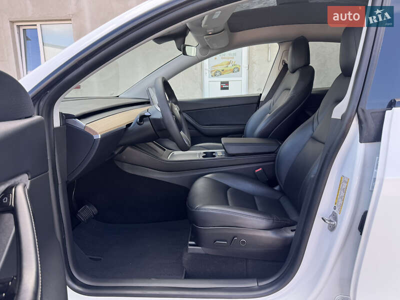 Внедорожник / Кроссовер Tesla Model Y 2020 в Луцке