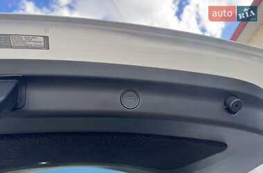 Внедорожник / Кроссовер Tesla Model Y 2020 в 