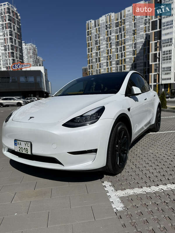 Внедорожник / Кроссовер Tesla Model Y 2022 в Киеве