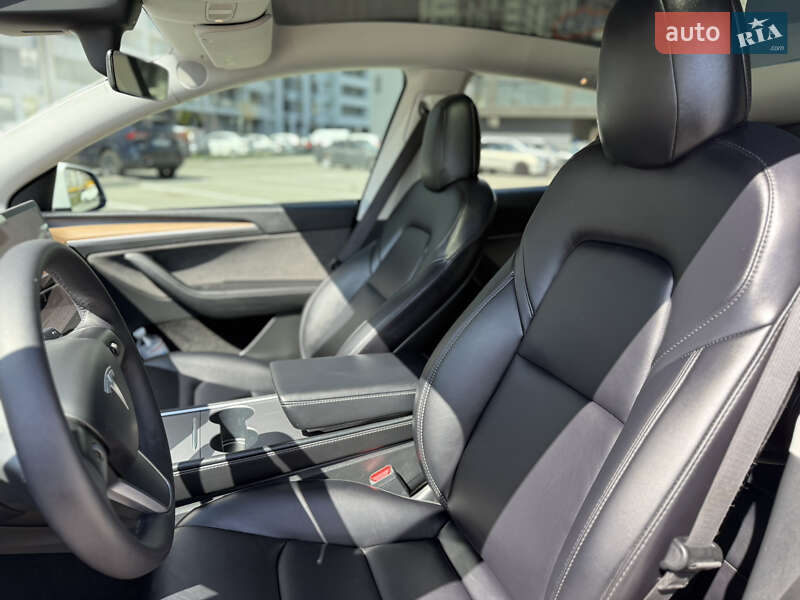 Внедорожник / Кроссовер Tesla Model Y 2022 в Киеве
