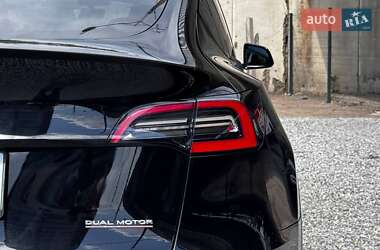 Позашляховик / Кросовер Tesla Model Y 2021 в 