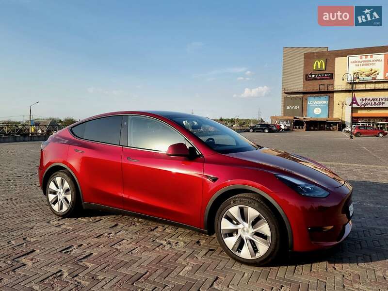 Позашляховик / Кросовер Tesla Model Y 2024 в Києві