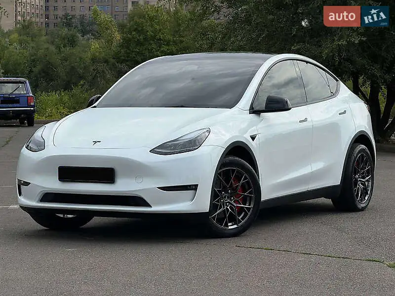 Внедорожник / Кроссовер Tesla Model Y 2023 в 