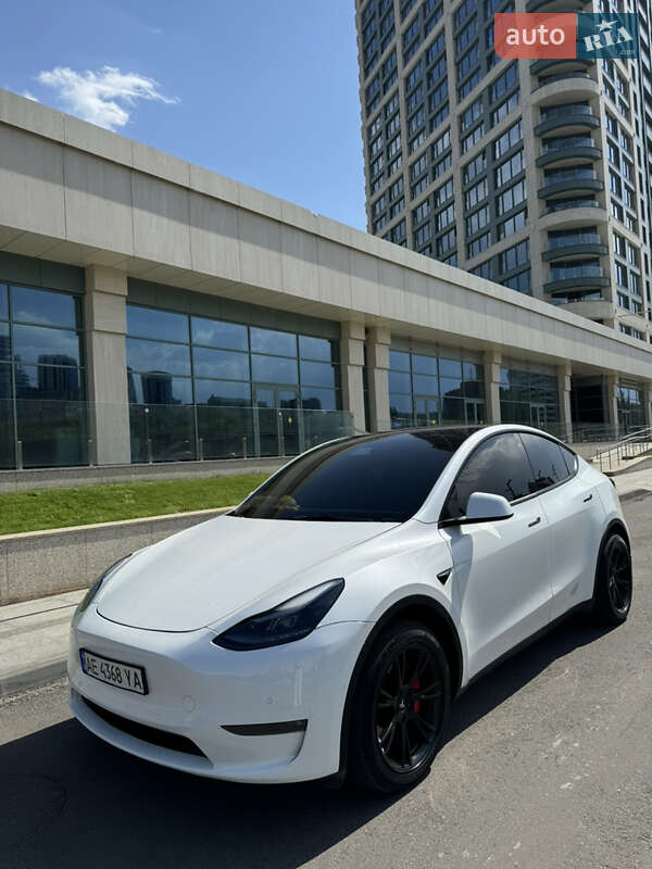 Tesla Model Y 2021
