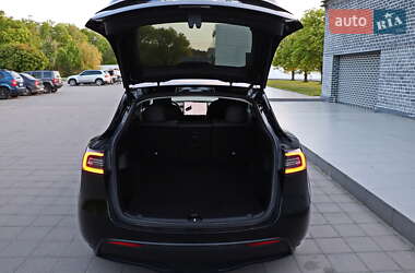 Позашляховик / Кросовер Tesla Model Y 2021 в 