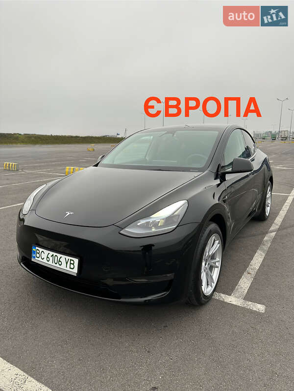 Tesla Model Y 2023