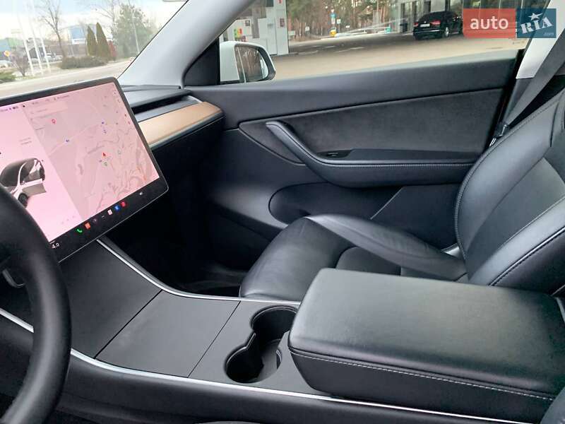 Позашляховик / Кросовер Tesla Model Y 2020 в Києві