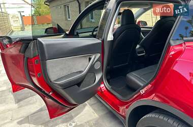 Позашляховик / Кросовер Tesla Model Y 2024 в 